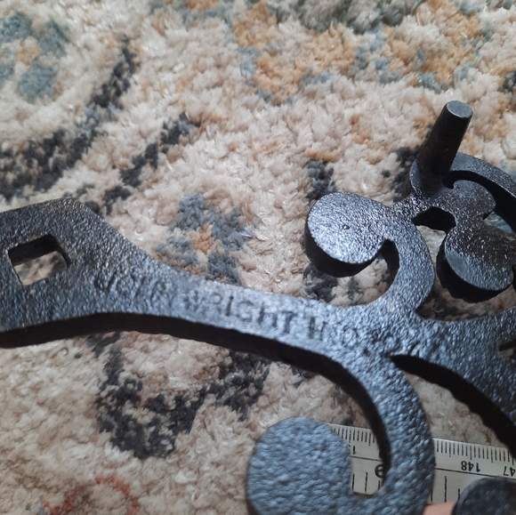 John Wright cast iron trivet. - Picture 3 of 7